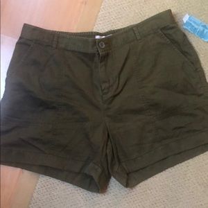 NWT Sz 16 Army Green Shorts